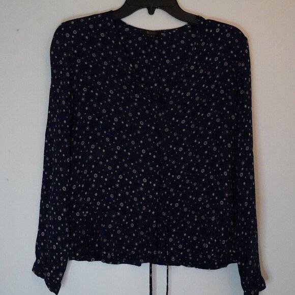 Rails, Beaux Blouse, Navy Foulard Floral Ruffle Button Long Sleeve Peplum Top - Picture 3 of 8